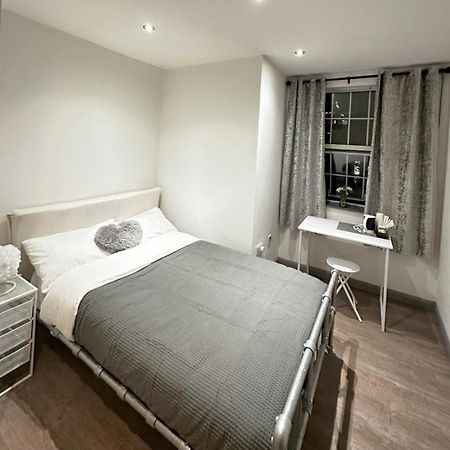 4 Bedrooms Flat In Central Londen Buitenkant foto